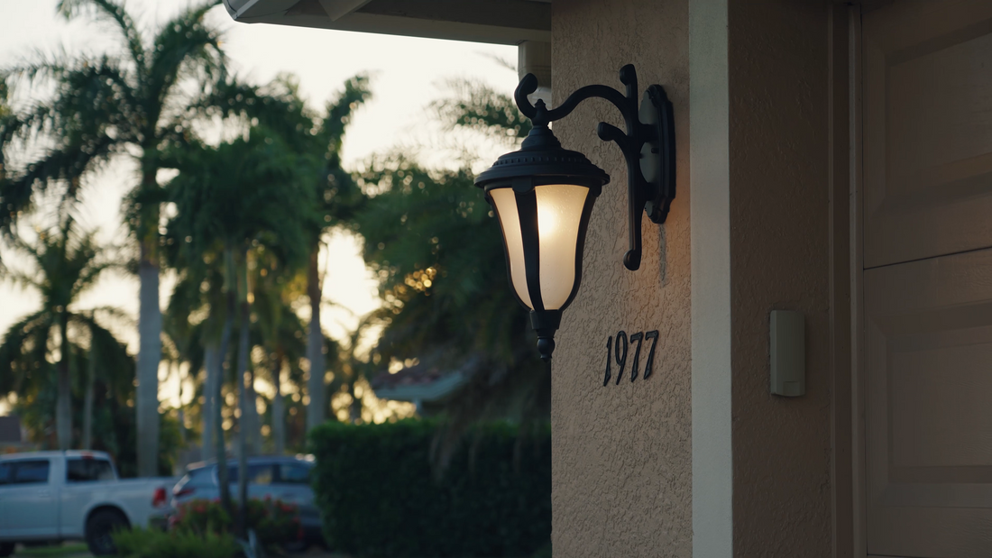 Munich - Luminaire mural extérieur montage bras décoratif vers le bas fond fermé format moyen - 24283