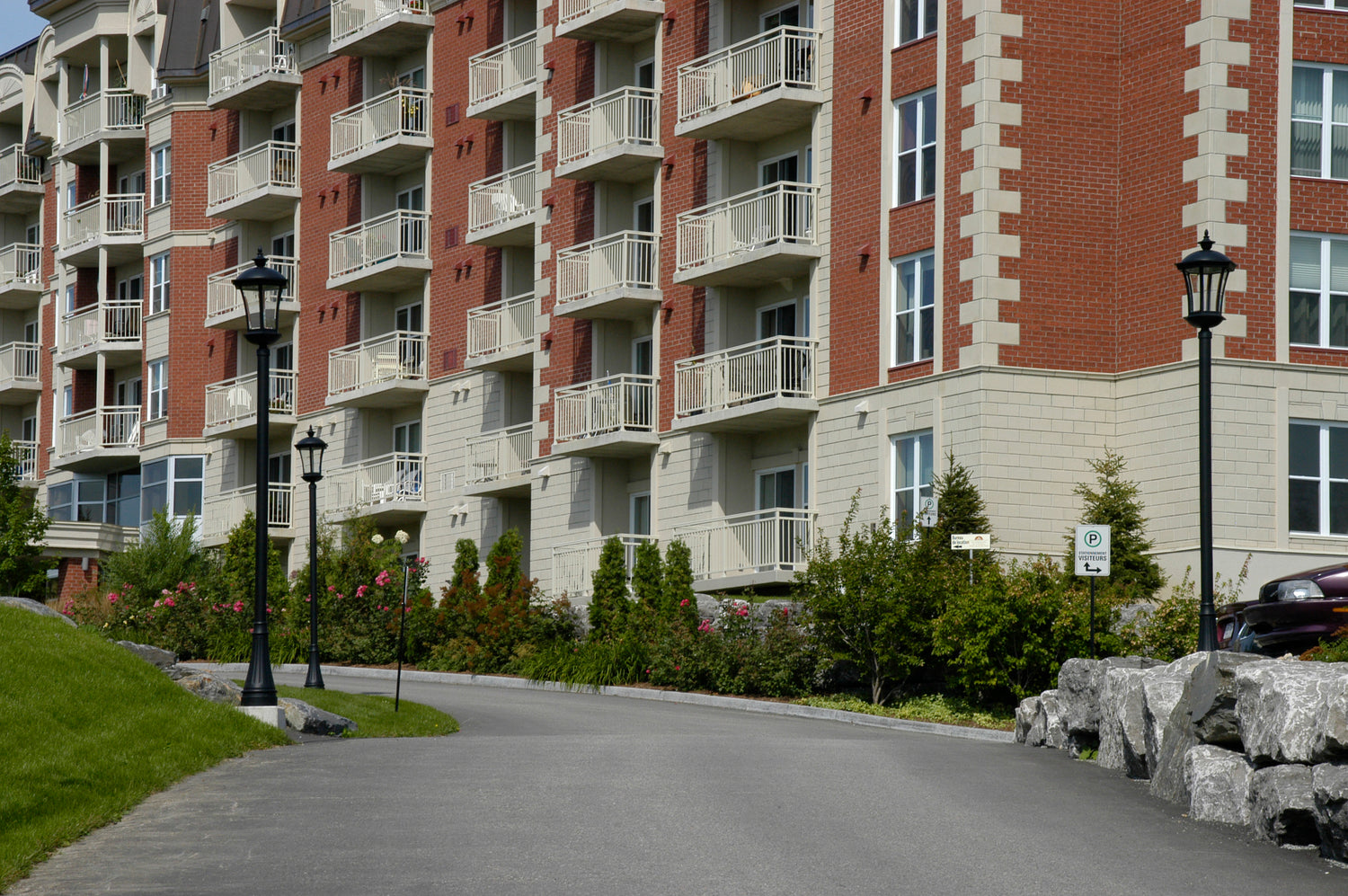 Commercial - Westminster - Poteau [WE10]