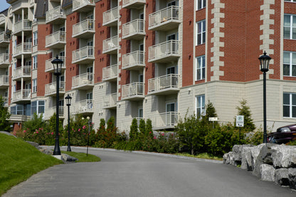 Commercial - Westminster - Poteau [WE10]