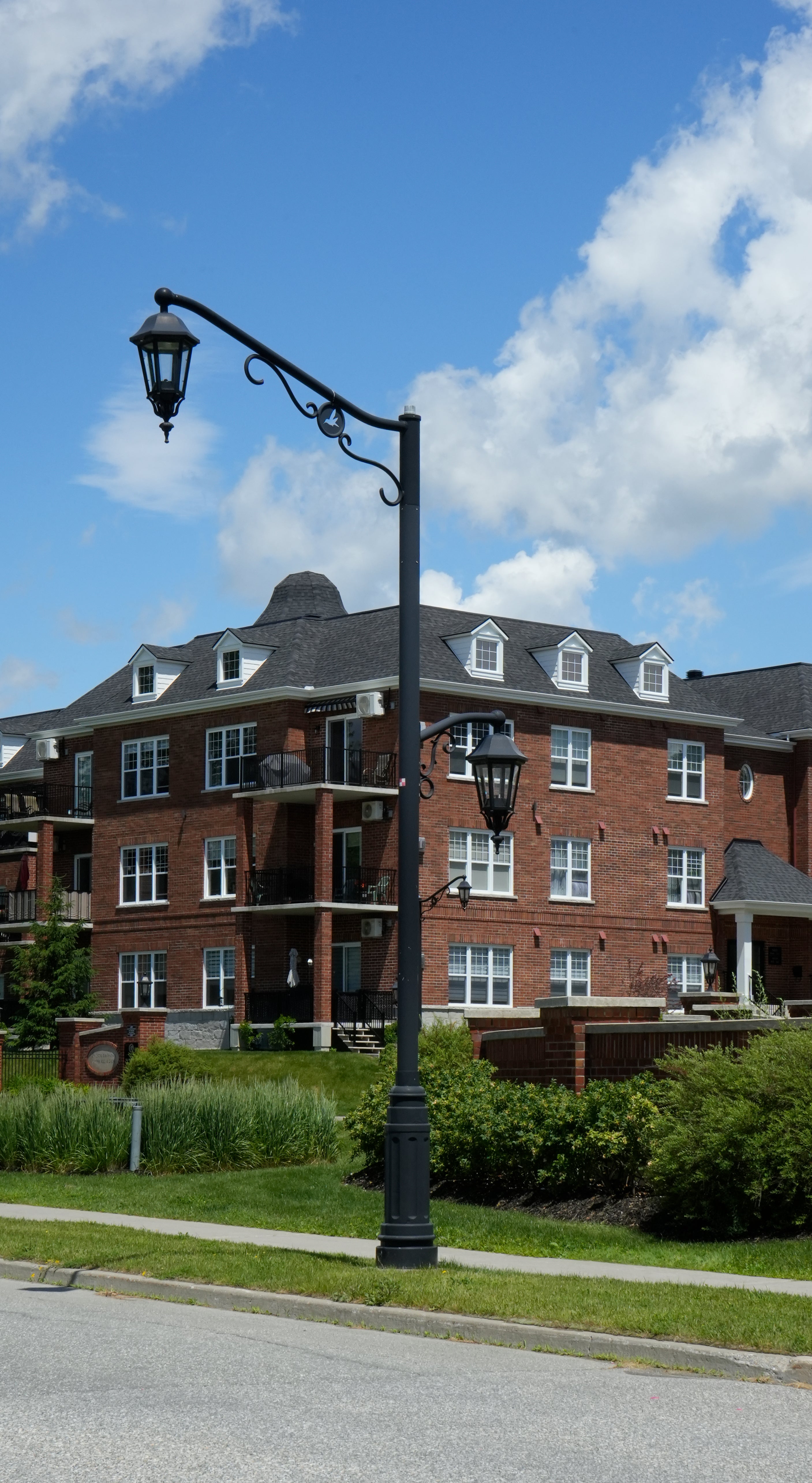 Commercial - Florence - Poteau [FL10]