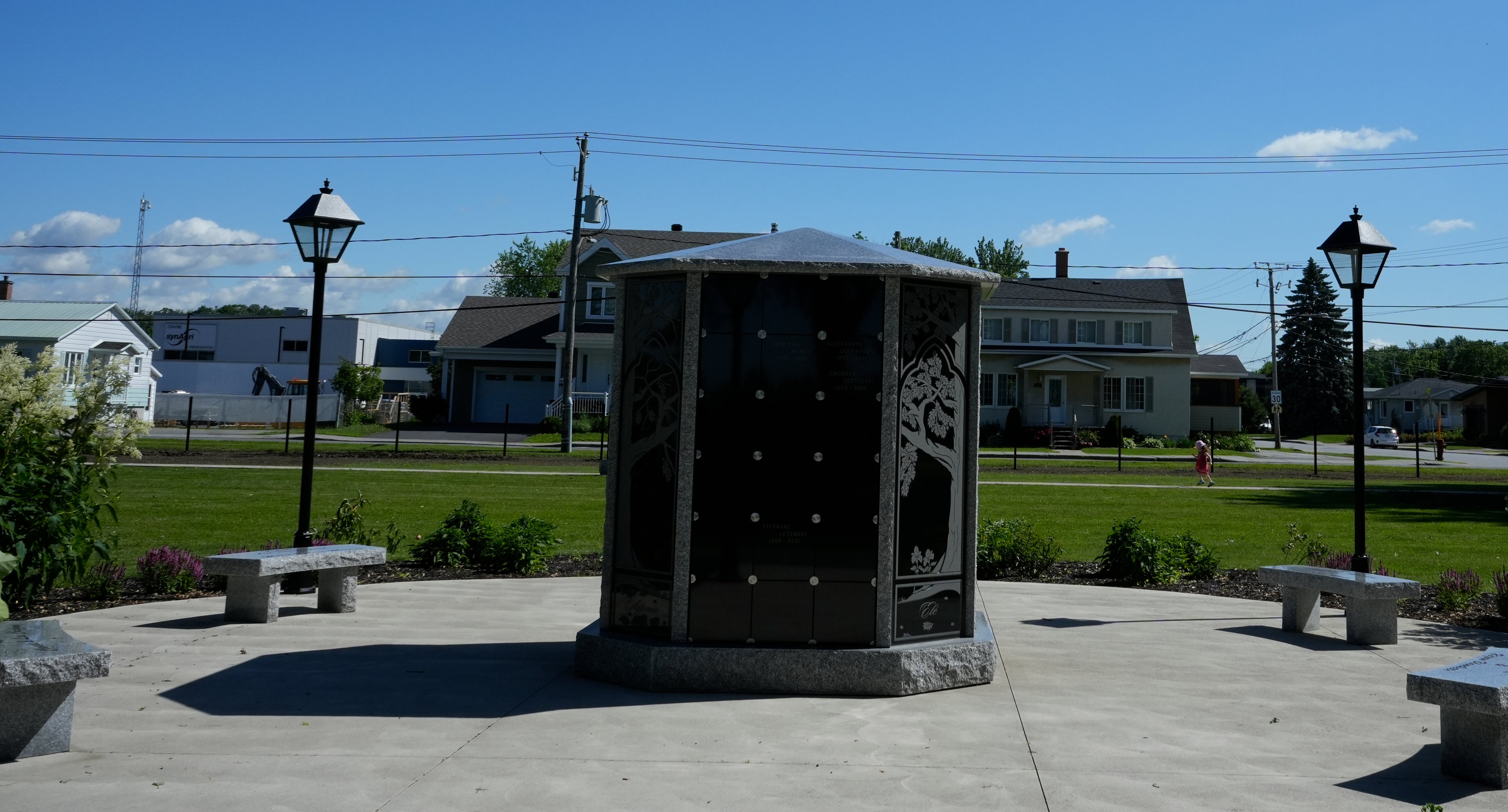 Commercial - Vimont VT - Poteau [VT10]