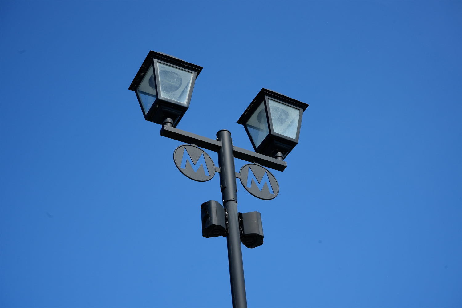 Commercial - Vimont VI - Poteau [VI10]