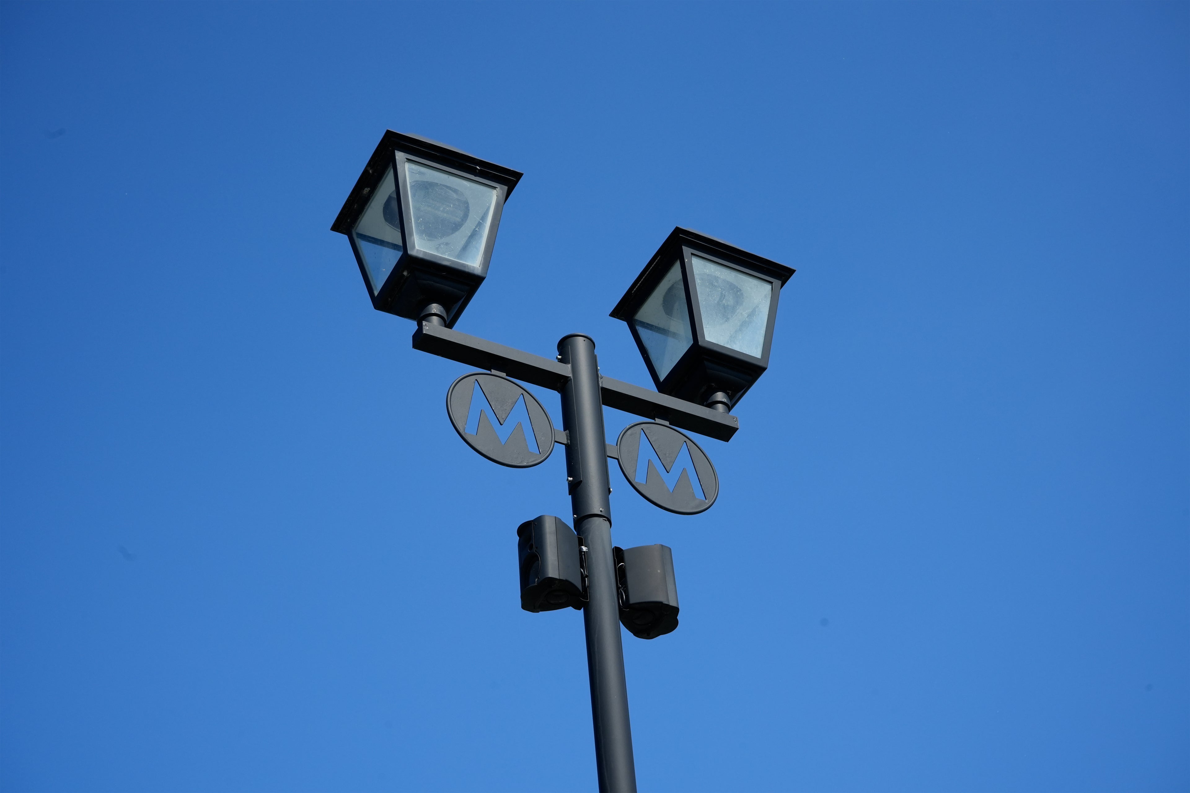 Commercial - Vimont VI - Poteau [VI10]